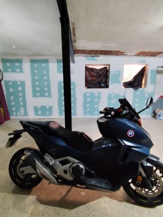 Honda Forza 750
