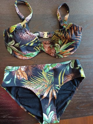 Bikini Selmark Talla L Estampado Tropical. Copa D