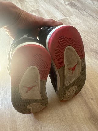 Jordan 4 Negro Rojo