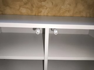 Mueble bajo Ikea blanco y patas negras