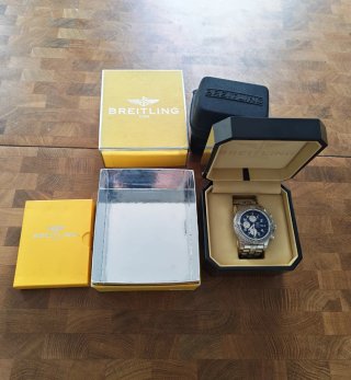 Breitling Super Avenger Caja y Estuche