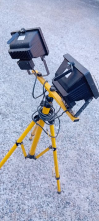 Focos LED con trípode