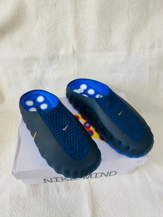 Zapatillas Nike Azul y Dorado