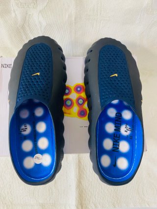 Zapatillas Nike Azul y Dorado
