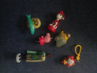 Figuras de personajes de dibujos animados