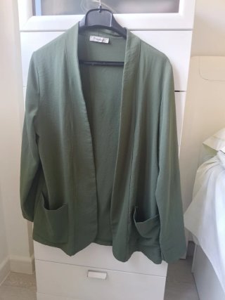 Chaqueta verde oliva talla única