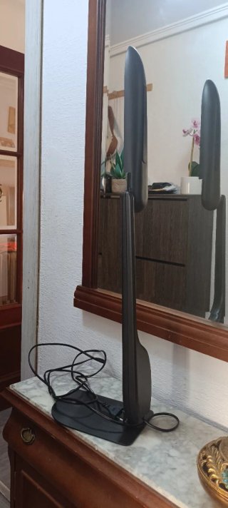 Lámpara de escritorio negra