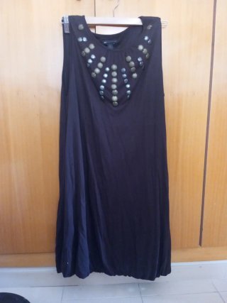 Vestido marrón vintage con tachuelas