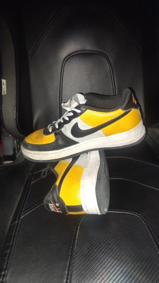Nike Air Force 1 Low Negro Dorado Jersey