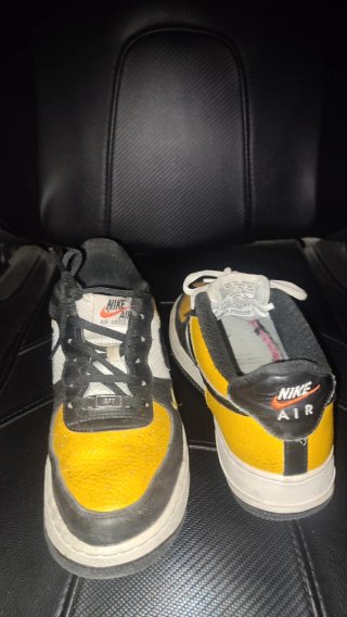 Nike Air Force 1 Low Negro Dorado Jersey