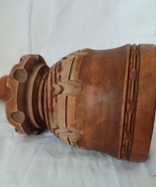 Mortaio antico in legno con pestello