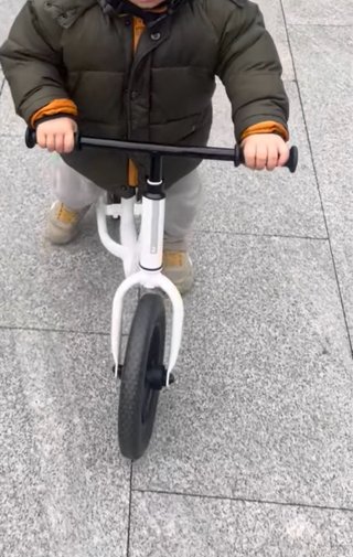 Bici Decathlon 1-2 años + Casco