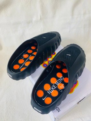 Zapatillas Nike Negras y Naranjas