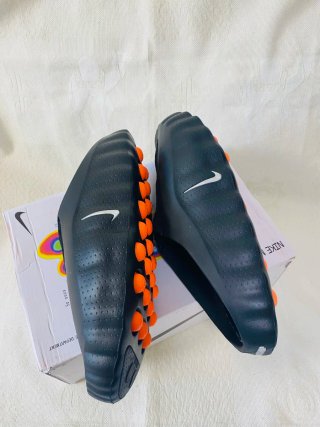 Zapatillas Nike Negras y Naranjas