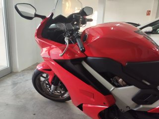 Honda VFR 800 F Roja