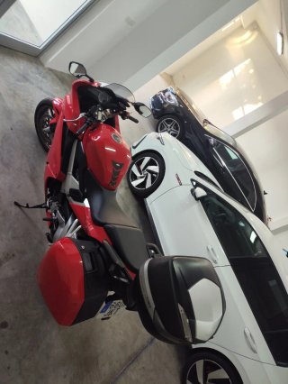 Honda VFR 800 F Roja