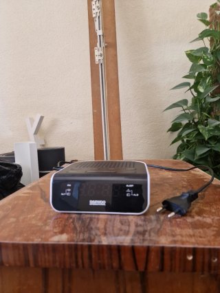 Radio Despertador Daewoo Negro
