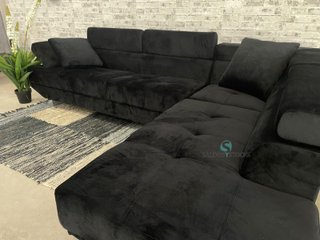 Sofá-rinconera en negro terciopelo
