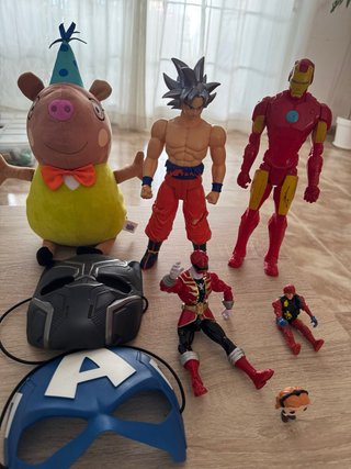 Pack Figuras Superhéroes y Anime