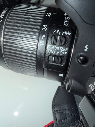 Canon EOS 600D + Objetivo 18-55mm