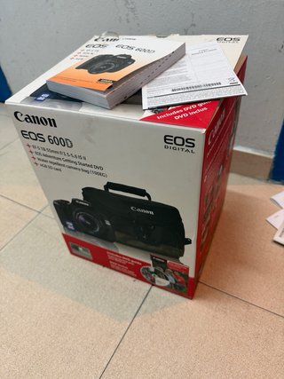 Canon EOS 600D + Objetivo 18-55mm