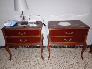 Cabecero de cama de madera oscura