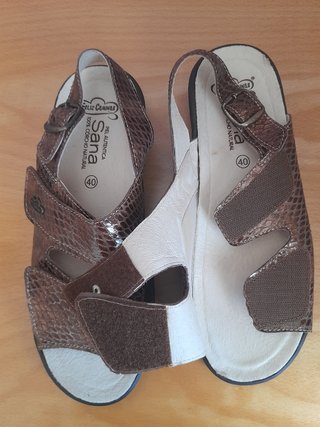Sandalias ortopédicas marrones