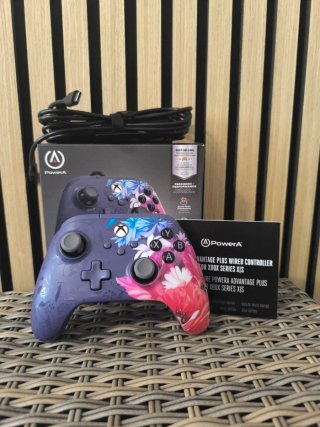 Mando Xbox PowerA Floral