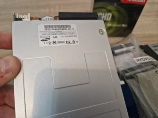 Lote Disquetera Sony 3.5 1.44MB y Disquetes