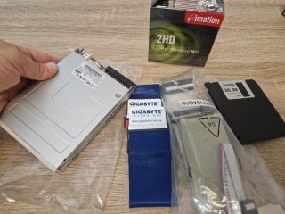 Lote Disquetera Sony 3.5 1.44MB y Disquetes