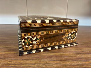 Caja de madera estilo morisco