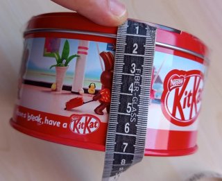 Hucha Lata Kit Kat Conejo Pascua