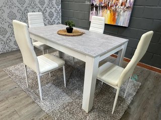 OFERTA NUEVA MESA EXTENSIBLE Y 4 SILLAS