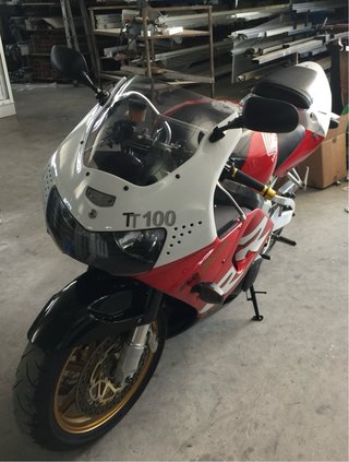 Honda CBR 900 RR 98  ni cambio ni negocio precio