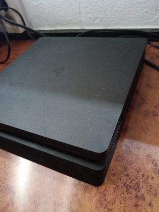 PS4 Slim + Juegos con progreso y cable hdmi