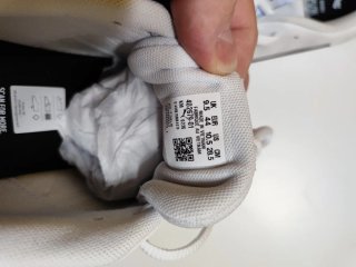Zapatillas Puma Blancas y Negras