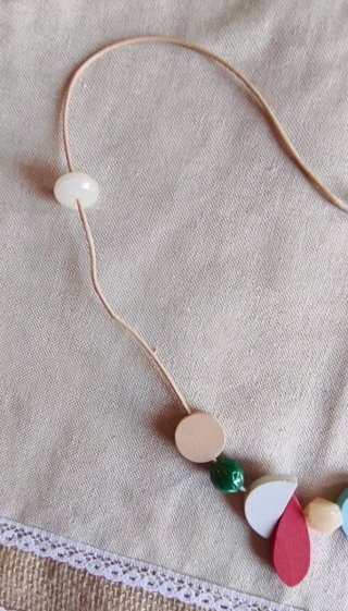Collar Cuentas Madera y Plástico