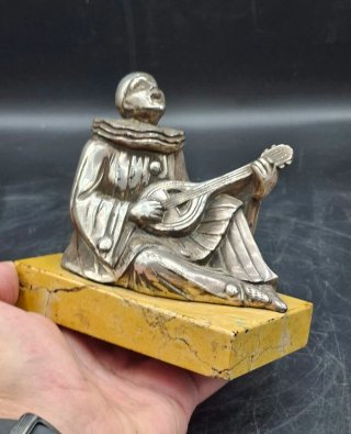 Figura Art Decó Arlequín Pierrot con mandolina