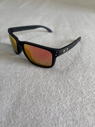 Gafas de Sol Oakley Holbrook Negro/Rojo talla 55