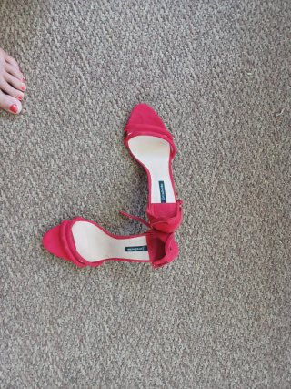 Sandalias de tacón rojas. Talla 41. Casi nuevas