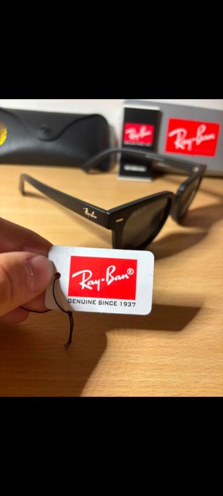 Gafas de sol Ray-Ban negras polarizadas