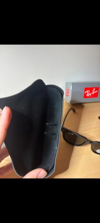 Gafas de sol Ray-Ban negras polarizadas