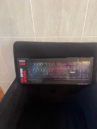 Teclado Gaming RGB DHG E251