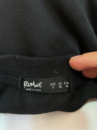 Sudadera Romwe Negra