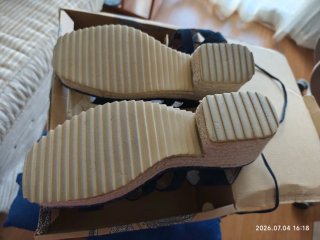 Sandalias Mustang Negras Cuña