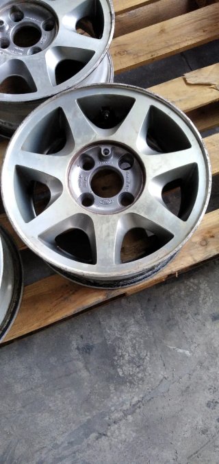 Llantas Ford RS