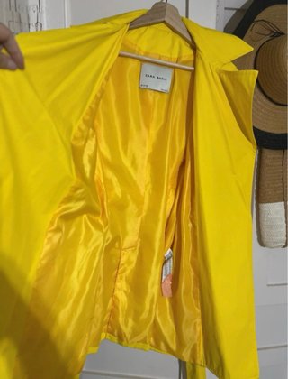 Gabardina Zara Amarilla Talla L