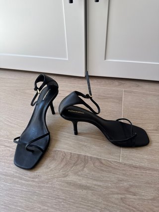 Sandalias Reformation Tacón Kitten Negras