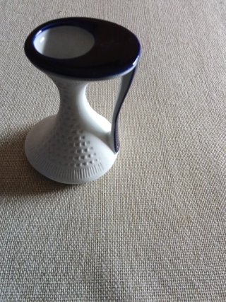 Piccola brocca in ceramica Capodimonte