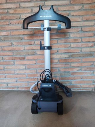 Plancha Vertical Rowenta Valet